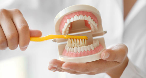 Уход за зубами после протезирования